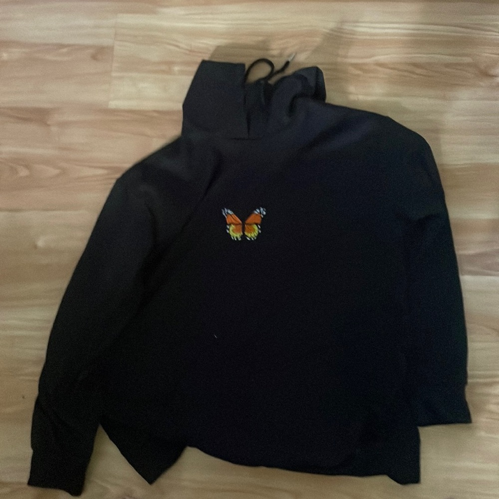 Black sweat shirt